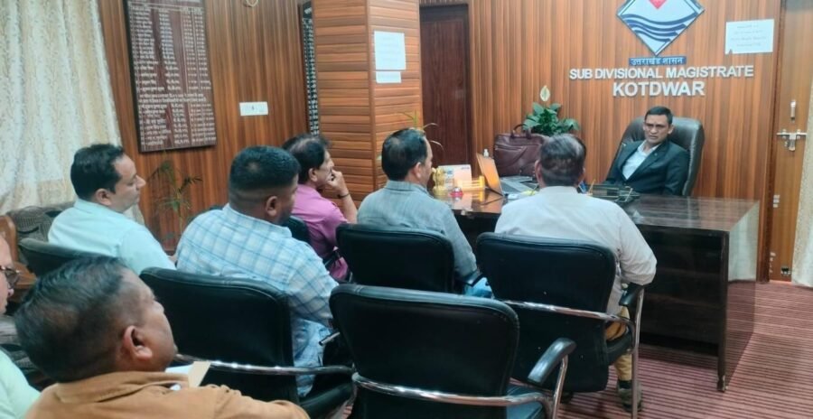 उपजिलाधिकारी कोटद्वार ने की होटल व्यवसायियों के साथ बैठक