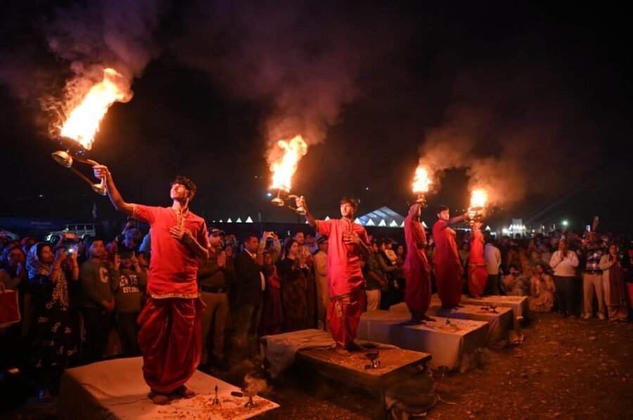 कोटि कॉलोनी में सांस्कृतिक संध्या का भव्य आयोजन, गंगा अवतरण नाट्य मंचन व गंगा आरती ने मोहा मन