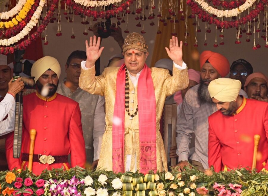 श्री दरबार साहिब में आस्था का महासागर, श्री झण्डे जी पर झुके लाखों शीश, श्री गुरु राम राय जी महाराज व श्रीमहंत देवेन्द्र दास जी महाराज के जयकारों से गूंजी द्रोणनगरी