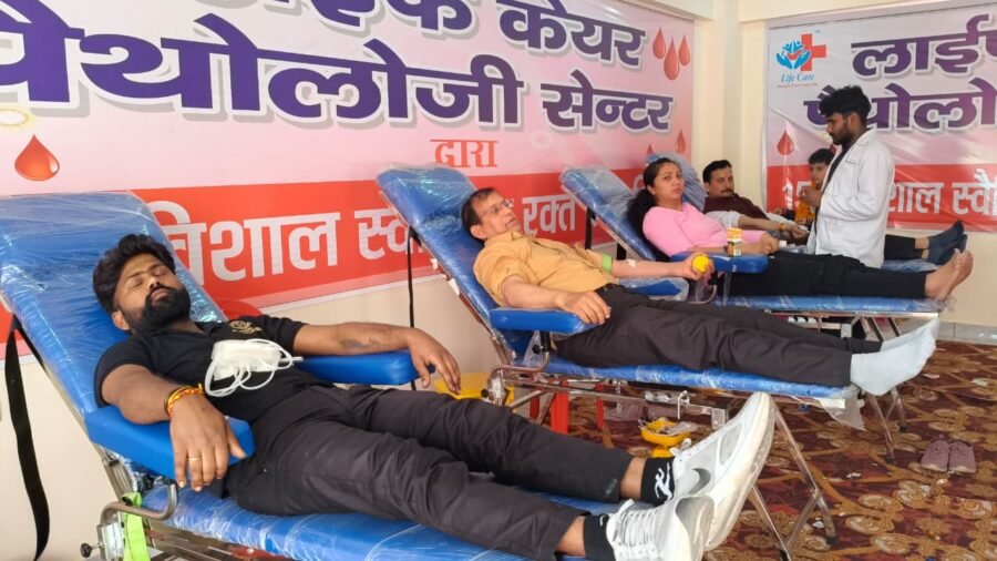 देहरादून में 15वें विशाल स्वैच्छिक रक्तदान शिविर में उमड़ा जनसैलाब, 210 यूनिट रक्त हुआ एकत्र, पत्रकारों को विभिन्न पैथोलॉजी जांचों में 50 प्रतिशत की छूट, 31 पत्रकारों एवं समाजसेवियों को “स्वास्थ्य प्रहरी सम्मान–2026”