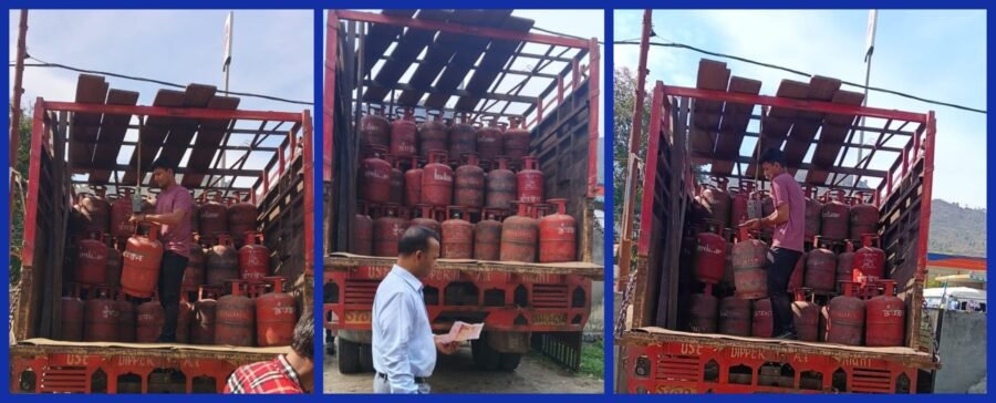 डीएम स्वाति एस. भदौरिया की सख्ती का असर, श्रीनगर में गैस सिलेंडरों की कालाबाजारी पर शिकंजा, वितरण वाहन में मिले 9 भरे सिलेंडर