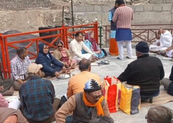 ब्रह्म कपाल में शुरू हुआ पिंडदान