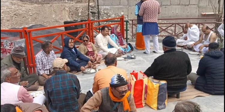 ब्रह्म कपाल में शुरू हुआ पिंडदान