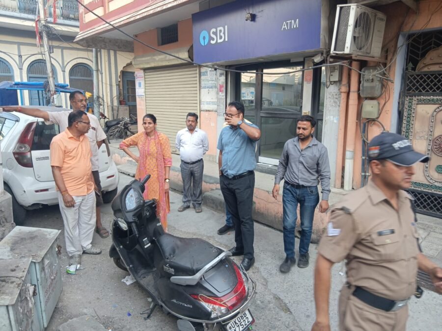 कुंभ मेला-2027 : कनखल क्षेत्र को संवारने और यातायात प्रबंधन की चुनौतियों के समाधान की कवायद तेज, मेलाधिकारी एवं अपर मेलाधिकारी ने पैदल भ्रमण कर कनखल क्षेत्र का लिया जायजा