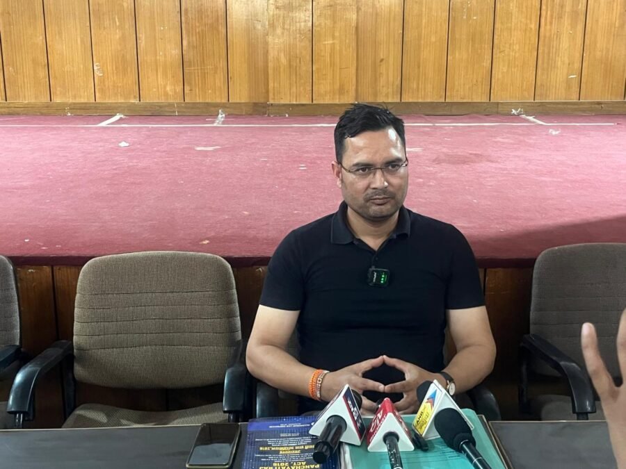 “डबल वोटर” पर सख्ती : उत्तराखंड पंचायत चुनावों में 1000 से अधिक जनप्रतिनिधियों पर खतरा, न्यायालय के फैसलों से बढ़ी कार्रवाई की रफ्तार