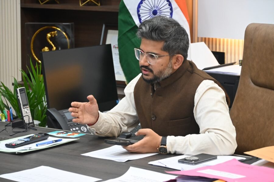 पेंशन योजनाओं में पारदर्शिता की पहल, 15 जून तक होगा लाभार्थियों का होगा शत-प्रतिशत भौतिक सत्यापन, सीडीओ अभिनव शाह ने अधिकारियों को दिए सख्त निर्देश