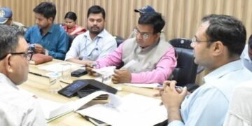 भूमि विवाद सुलझाकर जल्द शुरू हों हाईवे कार्य – डीएम गौरव कुमार