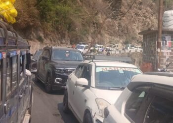 कर्णप्रयाग में बदरीनाथ हाईवे का नहीं हुआ चौड़ीकरण, जाम की बनेगी समस्या