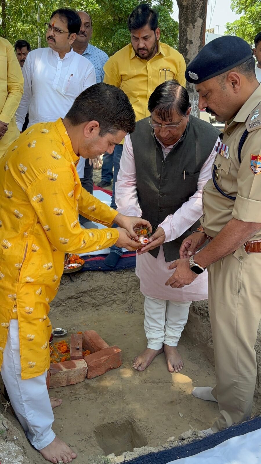 राज्य सभा सांसद नरेश बंसल ने पुलिस लाइन रोशनाबाद में किया व्यायाम शाला का भूमि पूजन