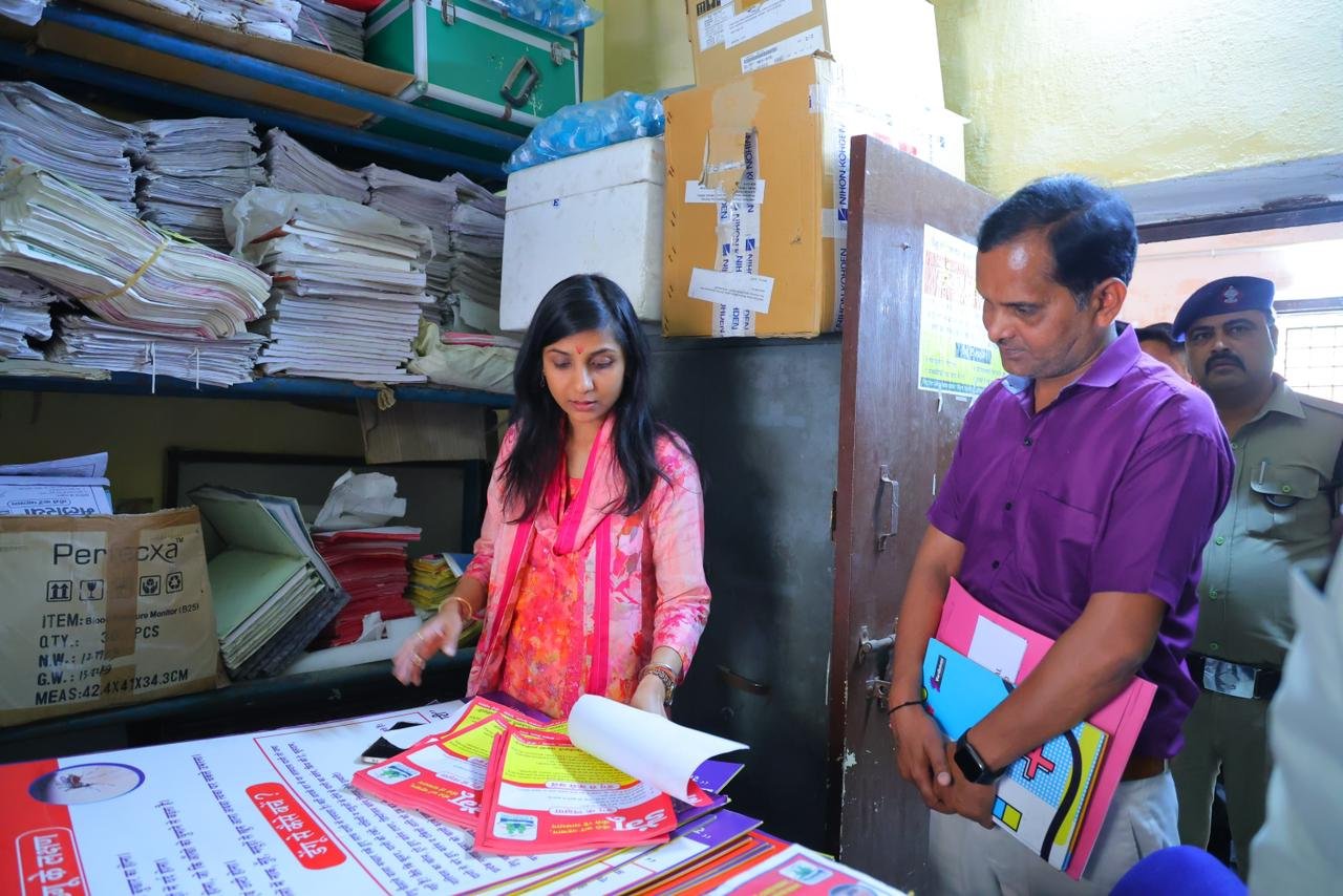 प्राथमिक स्वास्थ्य केंद्र दुगड्डा का दम ने किया औचक निरीक्षण, लैब व डायग्नोस्टिक सुविधाएं सुनिश्चित करने के निर्देश