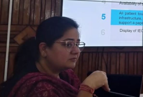 चंपावत जिला कार्यालय में एबीडीएम की एक दिवसीय कार्यशाला, जनपद के सरकारी अस्पतालों के प्रतिनिधियों के अलावा चिकित्सा कार्मिकों ने किया प्रतिभाग