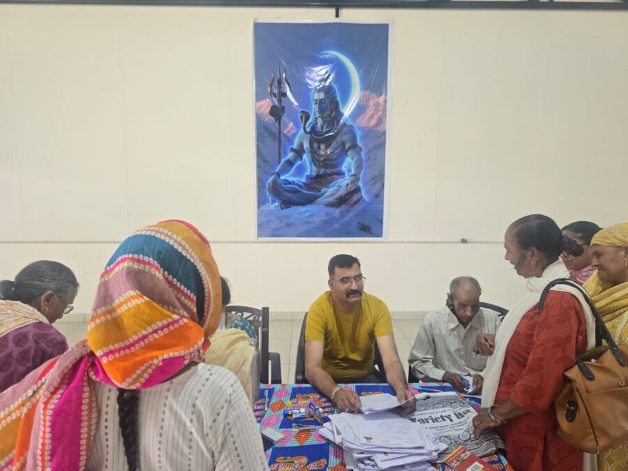 नवादा बद्रीपुर में पेंशन सत्यापन शिविर आयोजित, 164 लाभार्थियों का हुआ भौतिक सत्यापन