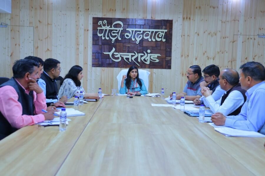 डीएम स्वाति एस. भदौरिया ने स्वतंत्रता संग्राम सेनानी एवं उत्तराधिकारी संगठन के साथ की समीक्षा बैठक, स्मारकों के संरक्षण और परिजनों की समस्याओं के त्वरित समाधान के दिए निर्देश
