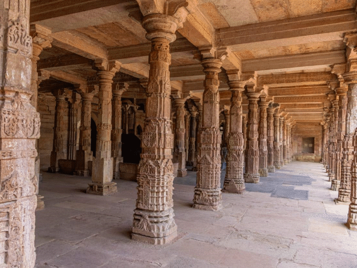 धार भोजशाला विवाद पर बड़ा फैसला : कोर्ट ने कहा- ‘यह मंदिर है, हिंदुओं को पूजा का अधिकार’