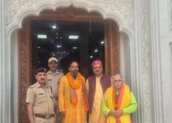 सुप्रीम कोर्ट के न्यायाधीश संजय करोल ने किए नृसिंह मंदिर में दर्शन