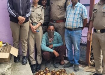 रुद्रप्रयाग : सतेराखाल में आबकारी विभाग की बड़ी कार्रवाई, भारी मात्रा में अवैध शराब बरामद