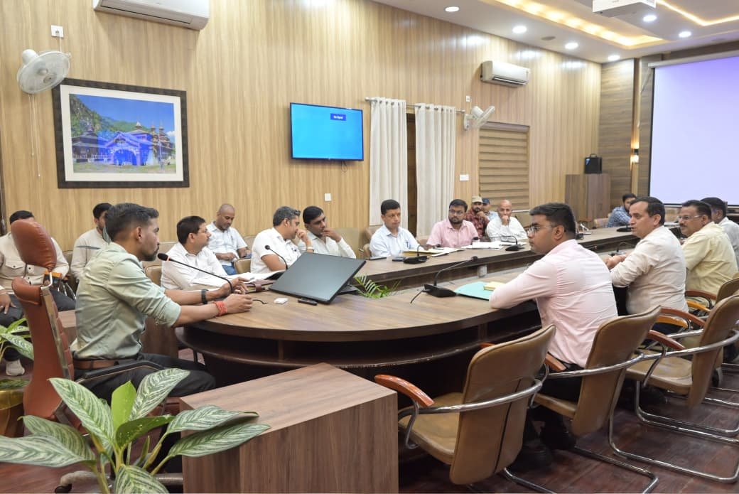 मानसून से पहले एक्शन मोड में डीएम डॉ. आशीष चौहान, जलभराव रोकने के लिए व्यापक तैयारी, 61 संवेदनशील स्थलों के लिए बनेगी कार्ययोजना