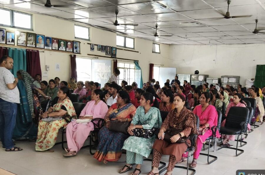 कर्णप्रयाग, पोखरी और गैरसैंण में आयोजित हुए बहुउद्देशीय शिविर, विभागों ने ग्रामीणों को केंद्र और राज्य सरकार की योजनाओं की दी जानकारी
