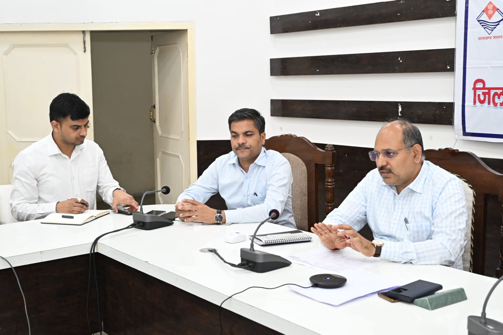 ठोस अपशिष्ट प्रबंधन में लापरवाही बर्दाश्त नहीं, प्रतिदिन देनी होगी रिपोर्ट – सीडीओ डॉ. ललित नारायण मिश्रा