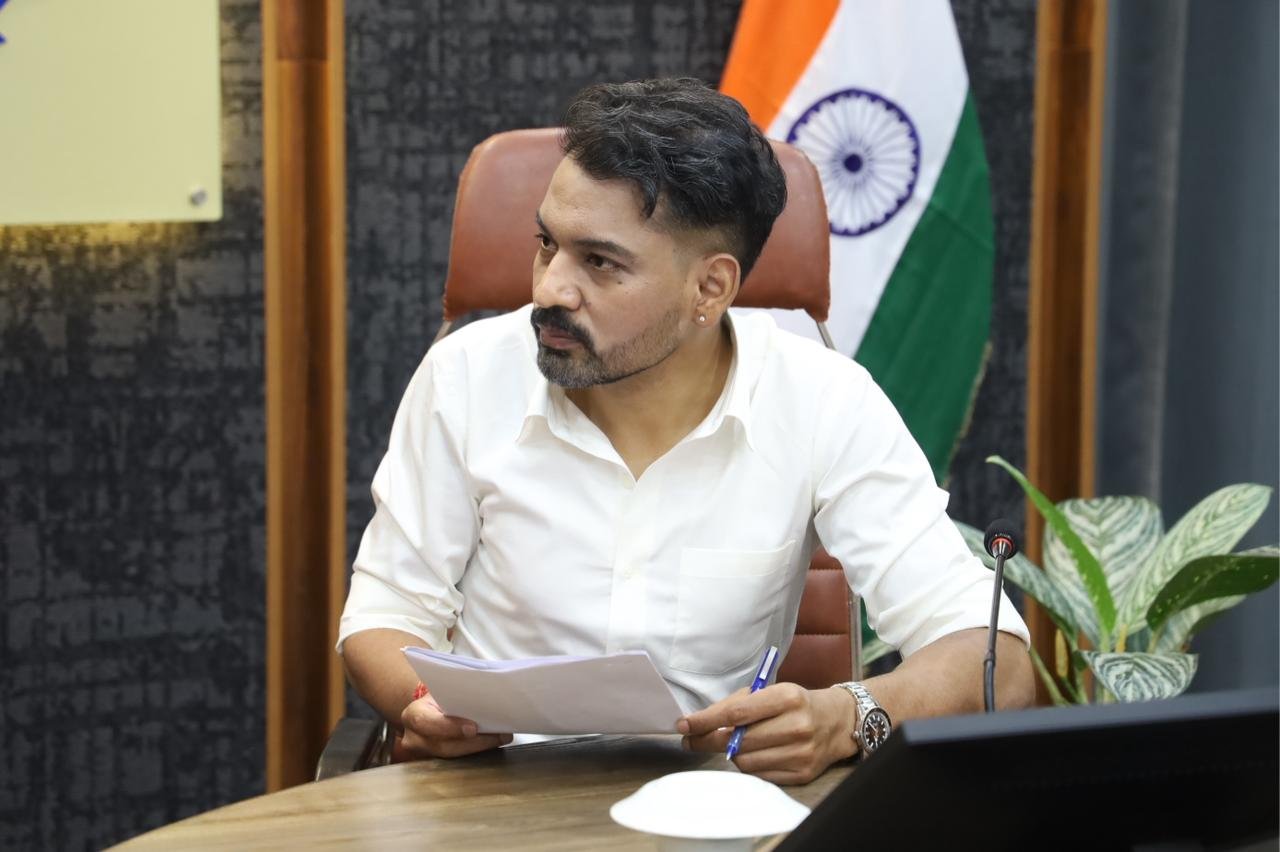 शिकायत-बहुल क्षेत्रों की होगी जीआईएस मैपिंग, तय होगी अधिकारियों की जवाबदेही – डीएम डॉ. आशीष चौहान