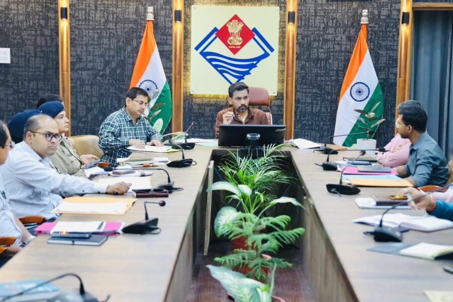 सुरक्षित और सुगम चारधाम यात्रा प्रशासन की सर्वाेच्च प्राथमिकता – डीएम डॉ. आशीष चौहान