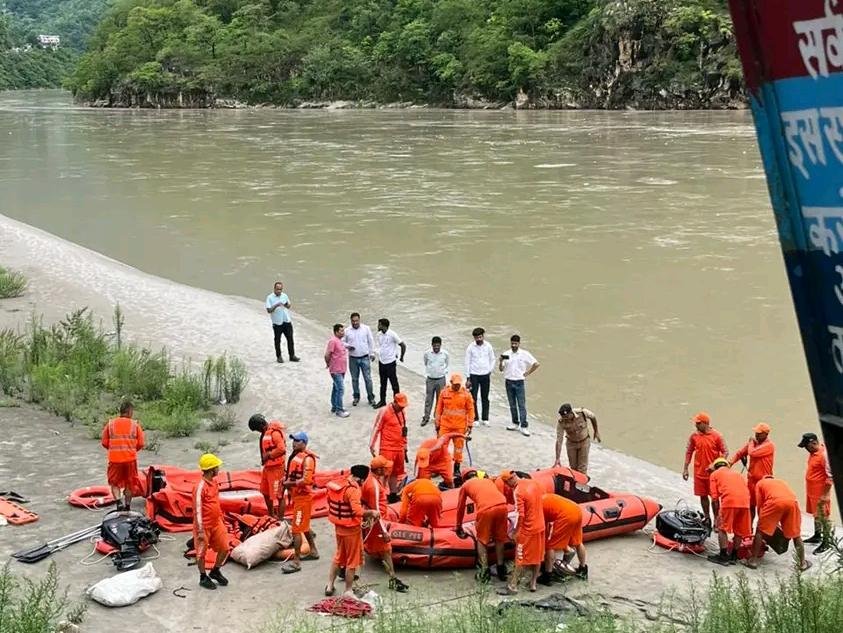 पौड़ी में आपदा प्रीवेंशन मॉक ड्रिल : पुलिस, प्रशासन व विभिन्न विभागों ने राहत-बचाव तैयारियों को परखा