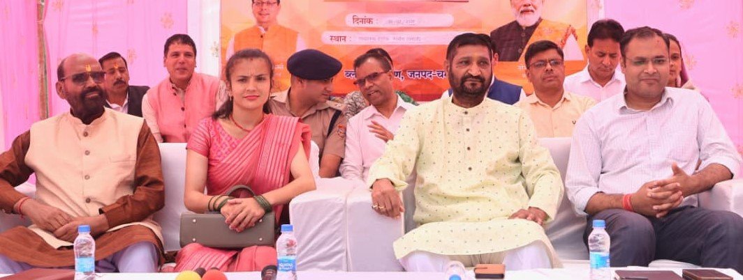 गांव की चौखट पर पहुंचा प्रशासन, हरगढ़ शिविर में शिकायतों का हुआ समाधान