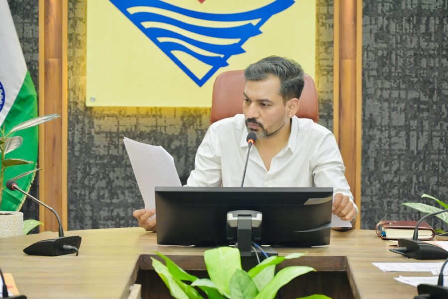 ऋषिपर्णा नदी के पुनर्जीवन का श्रीगणेश, उद्गम से होगा जीर्णोद्धार, बार्लोगंज से काठबंगला तक 10 किमी क्षेत्र का प्लान तैयार, डीएम डॉ. आशीष चौहान ने सभी विभागों को दिए समयबद्ध कार्रवाई के निर्देश