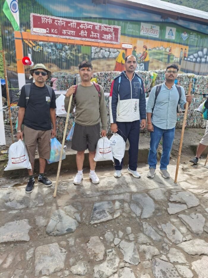 केदारनाथ धाम में पर्यावरण संरक्षण की अनूठी पहल, कैरी मी बैक पॉलिसी से अब तक 07 टन सूखे कूड़े का हुआ निस्तारण