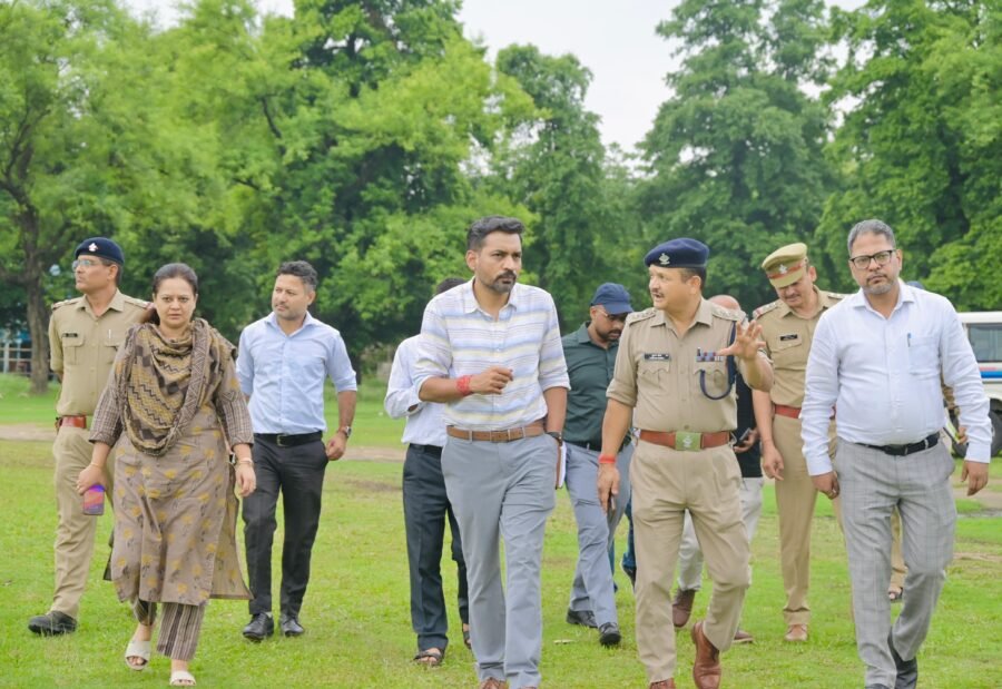 25 जुलाई तक हर हाल में पूरी हों कांवड़ मेले की तैयारियां, लापरवाही नहीं होगी बर्दाश्त – डीएम डॉ. आशीष चौहान