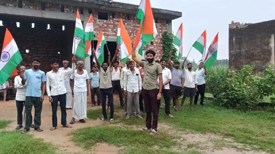 तिरंगे के रंग में रंगा हरिद्वार, स्कूलों से गांवों तक निकलीं तिरंगा रैलियां
