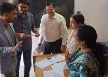 कोई भी पात्र मतदाता मतदाता सूची में शामिल होने से वंचित न रहे – डीएम डॉ. आशीष चौहान
