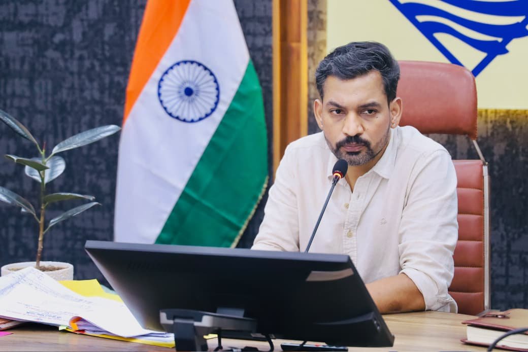स्वतंत्रता दिवस की तैयारियों को लेकर डीएम डॉ. आशीष चौहान ने की समीक्षा बैठक, दिए निर्देश