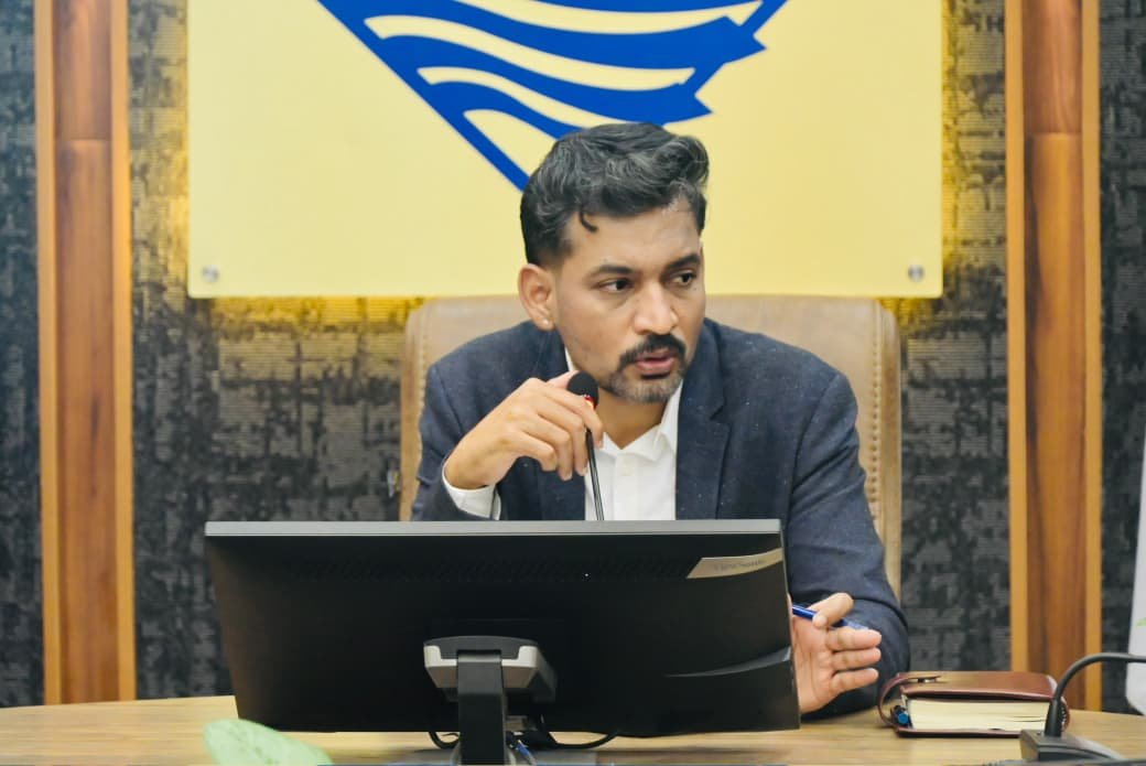 अतिक्रमण, अवैध फैक्ट्री और आपदा कार्यों में अनियमितता पर डीएम डॉ. आशीष चौहान सख्त, अधिकारियों को दिए जांच के निर्देश
