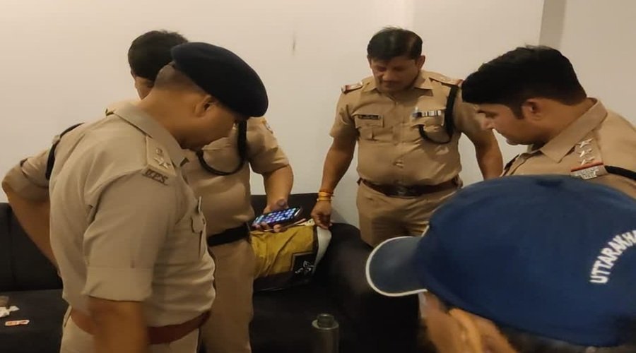 हॉस्टल और पीजी की देर रात चेकिंग, चार संचालकों को नोटिस