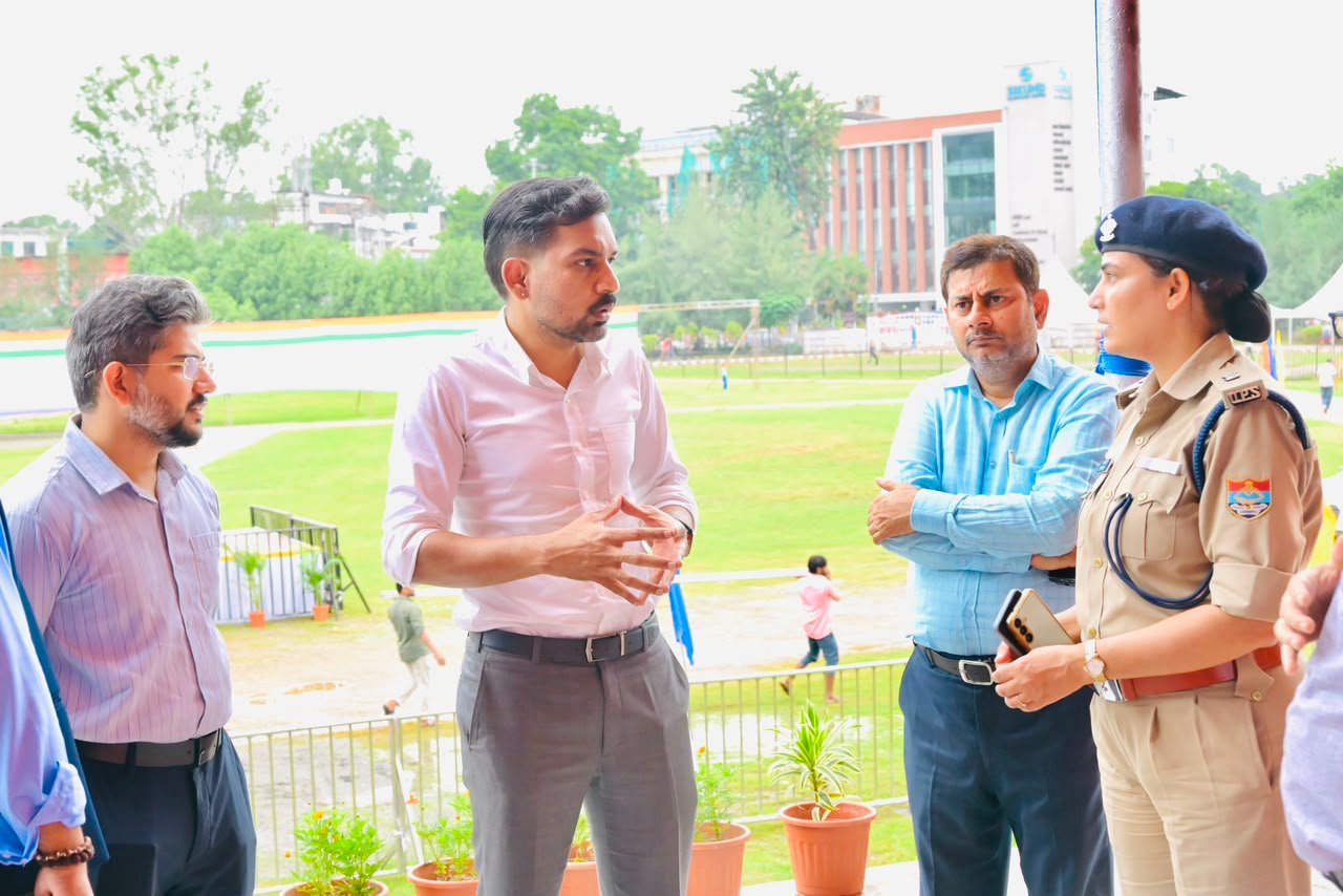 देहरादून के परेड ग्राउंड में 80वें स्वतंत्रता दिवस की तैयारियां पूर्ण, सीएम धामी करेंगे ध्वजारोहण