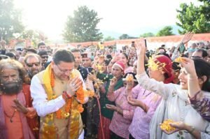 हरिपुर कालसी में 2100 दीपों से जगमगाया यमुना तट, मुख्यमंत्री धामी ने किया मां यमुना की प्रतिमा का अनावरण