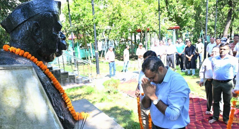 पंत की जयंती पर अर्पित किए श्रद्धासुमन